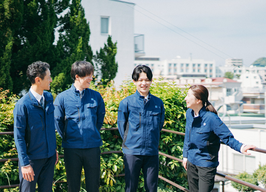 社員の集合写真