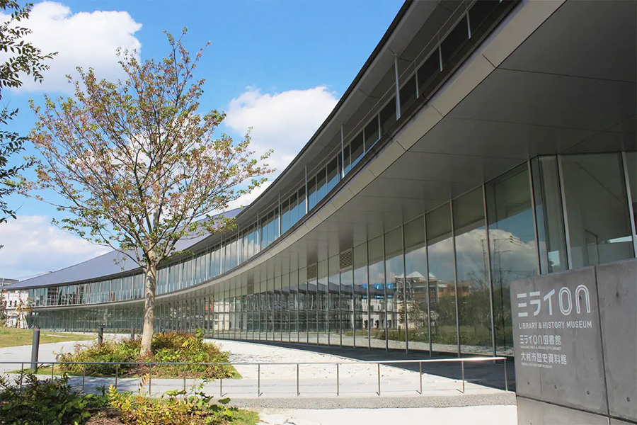 ミライｏｎ図書館（長崎県立・大村市立一体型図書館）